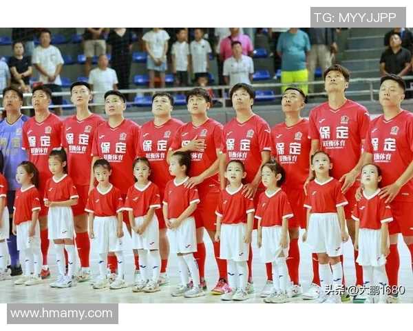 足球文化的传承与发展：全球视野下的球迷情感与竞技精神解析